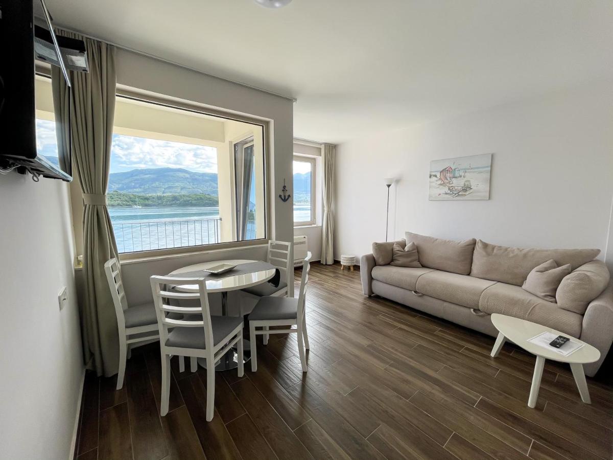 Apartments Maestral Тиват Екстериор снимка