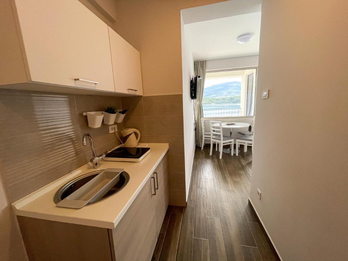 Apartments Maestral Тиват Екстериор снимка