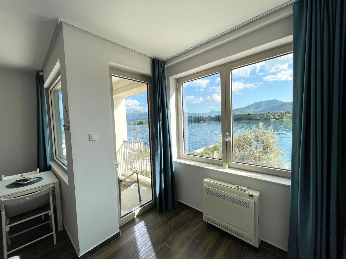 Apartments Maestral Тиват Екстериор снимка