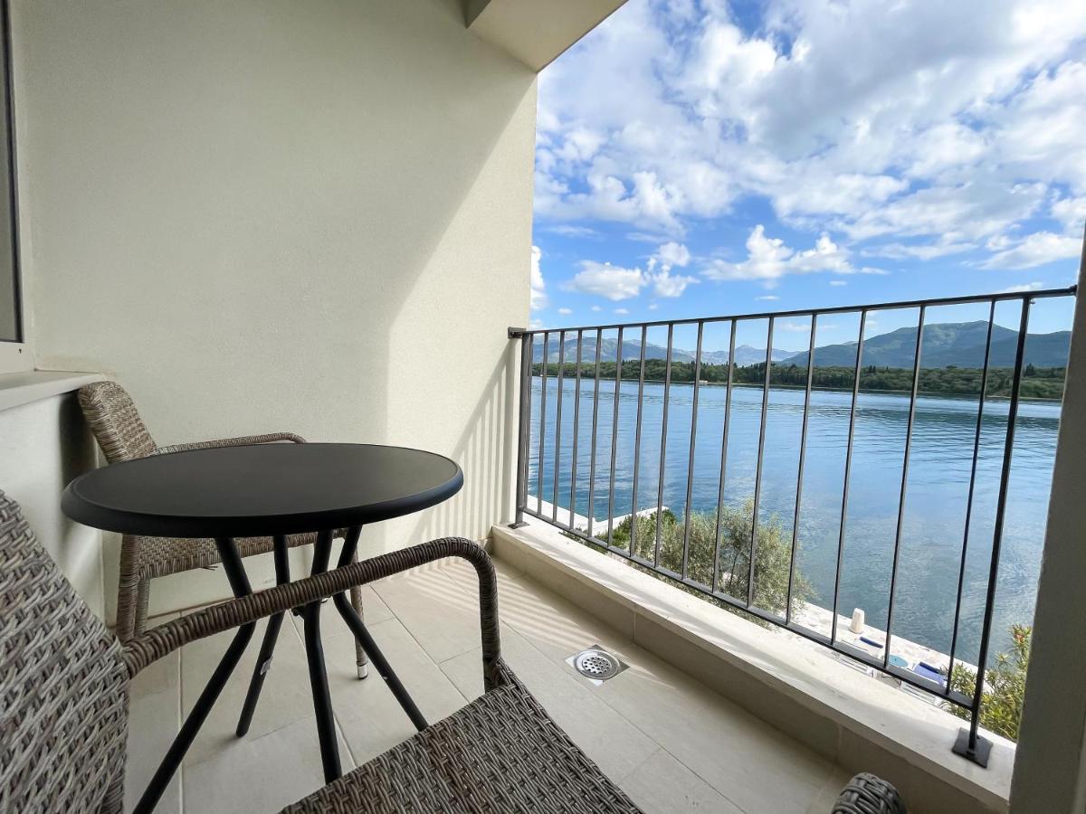 Apartments Maestral Тиват Екстериор снимка