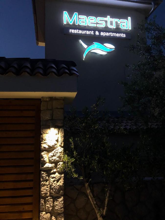 Apartments Maestral Тиват Екстериор снимка