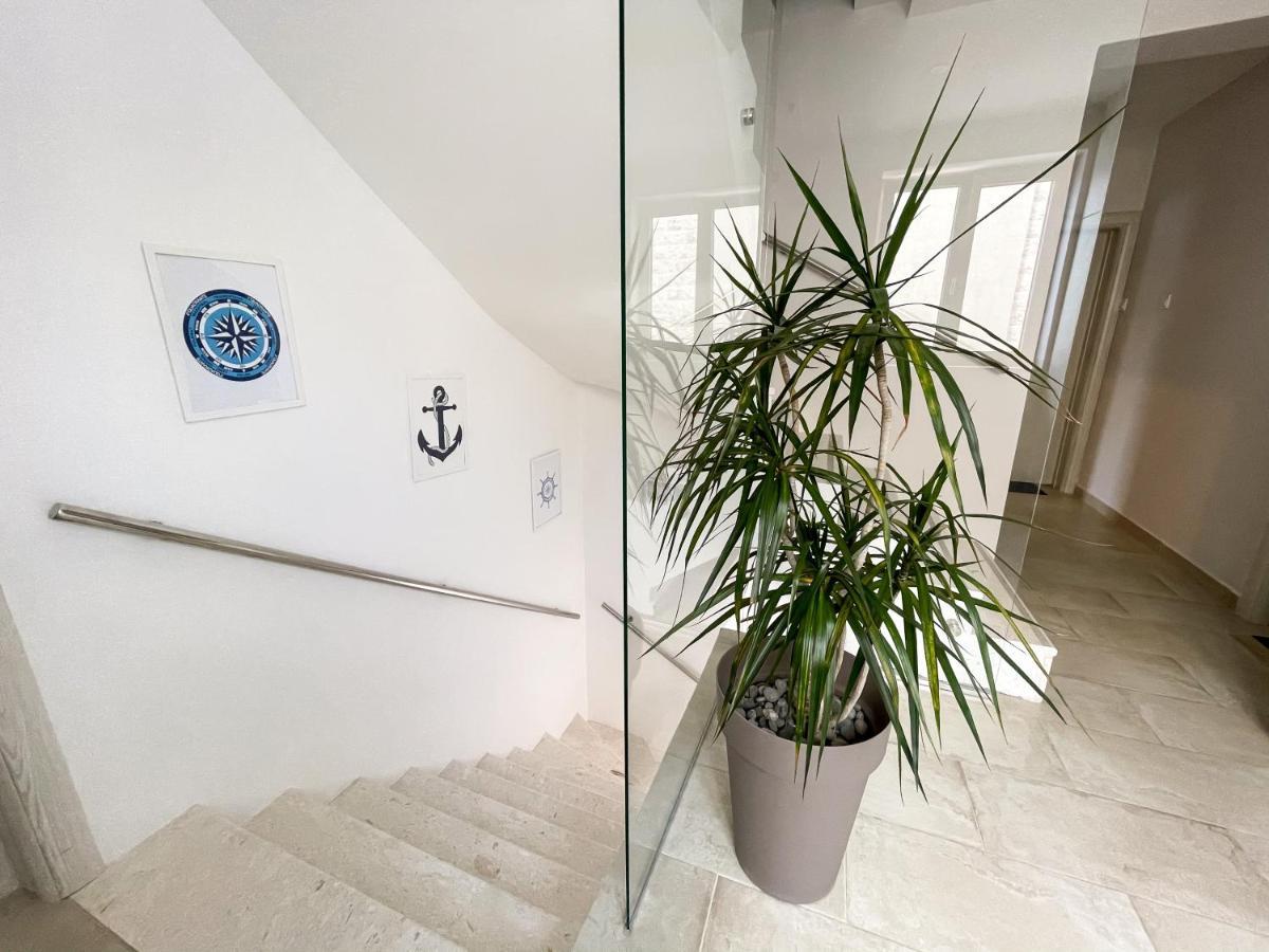 Apartments Maestral Тиват Екстериор снимка