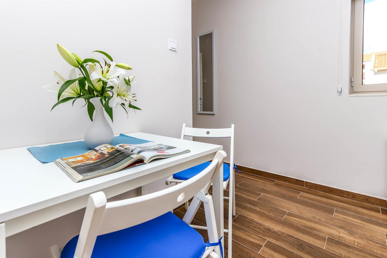 Apartments Maestral Тиват Екстериор снимка
