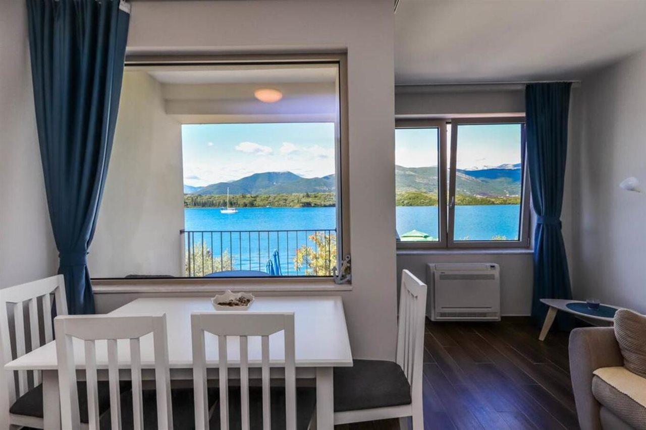 Apartments Maestral Тиват Екстериор снимка